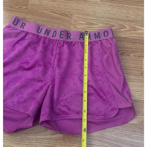 Under Armour Shorts Size Medium - Picture 2 of 5